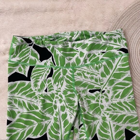 Alo Yoga Airbrush Capri Leggings Palm Springs Size Medium - Picture 6 of 16